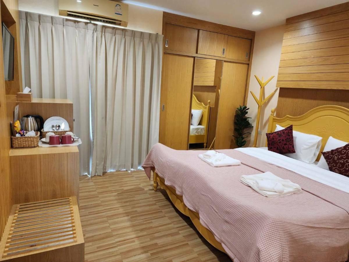 Alaita Hostel Patong Exterior photo
